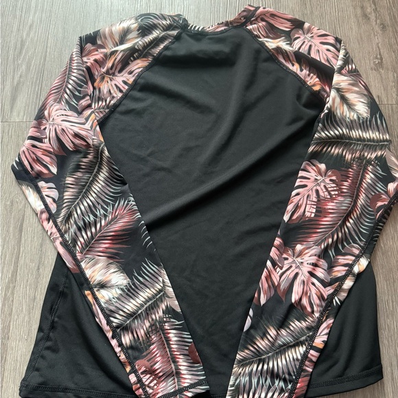 Hurley Black and Pink Patterned Top - Picture 3 of 3